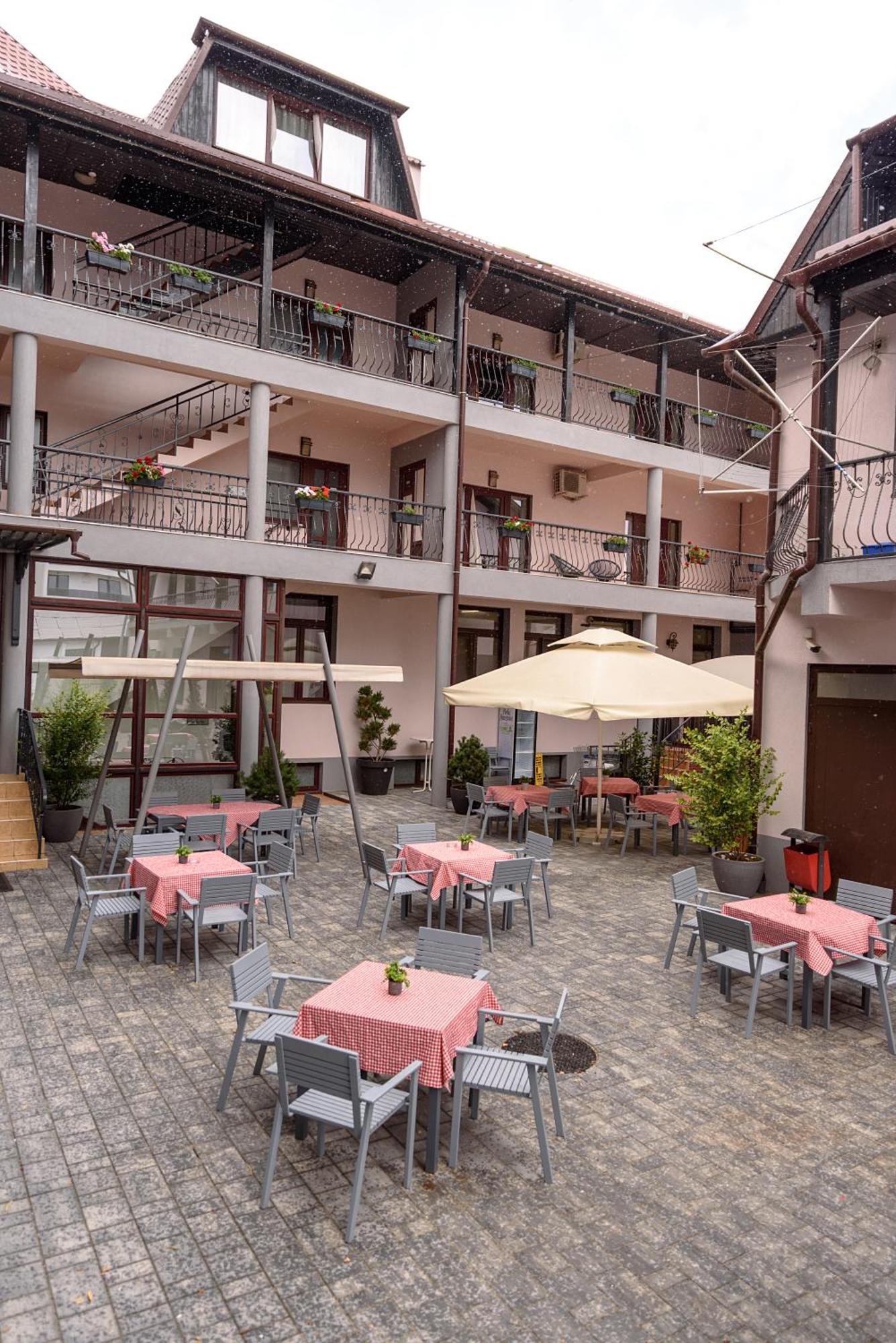 Hotel Stefani سيبيو المظهر الخارجي الصورة